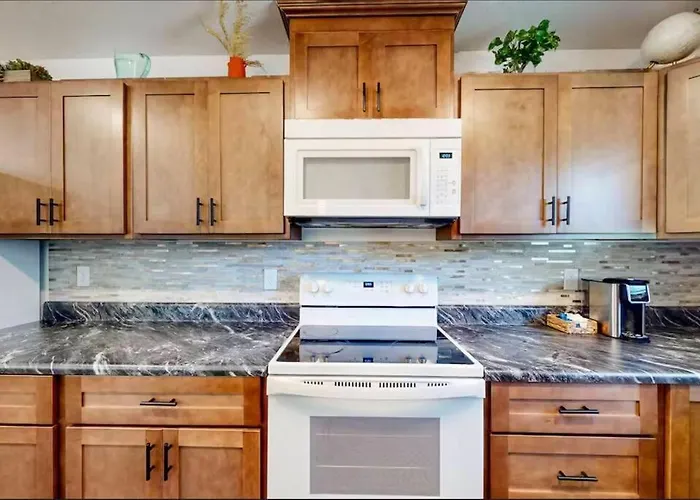 Coastal Retreat Near Uwf Family-friendly Pensacola