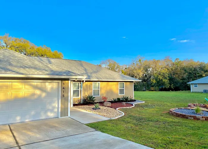 Holiday home Coastal Retreat Near Uwf Family-friendly *