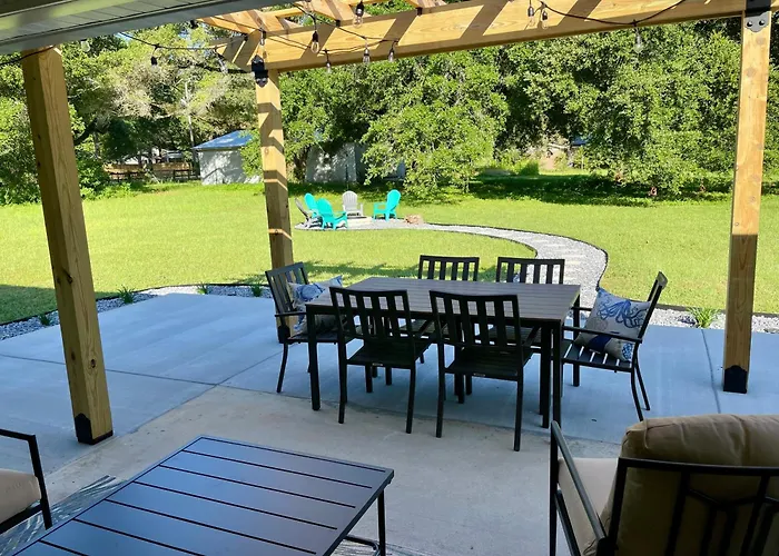 Holiday home Coastal Retreat Near Uwf Family-friendly *